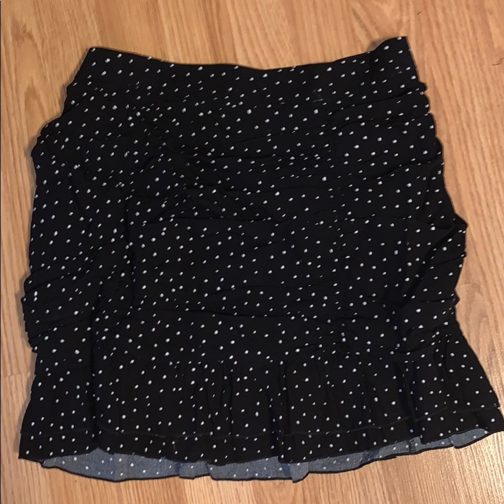 La hearts black ruched ruffle skirt